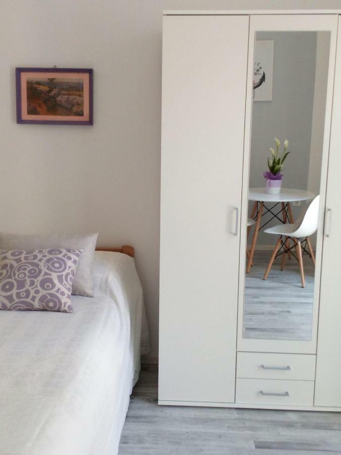 Studio In Pula Center Экстерьер фото