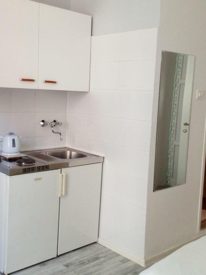 Studio In Pula Center Экстерьер фото