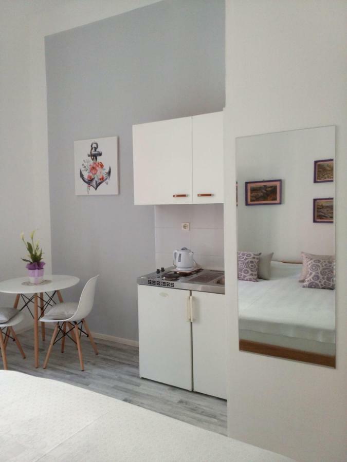 Studio In Pula Center Экстерьер фото